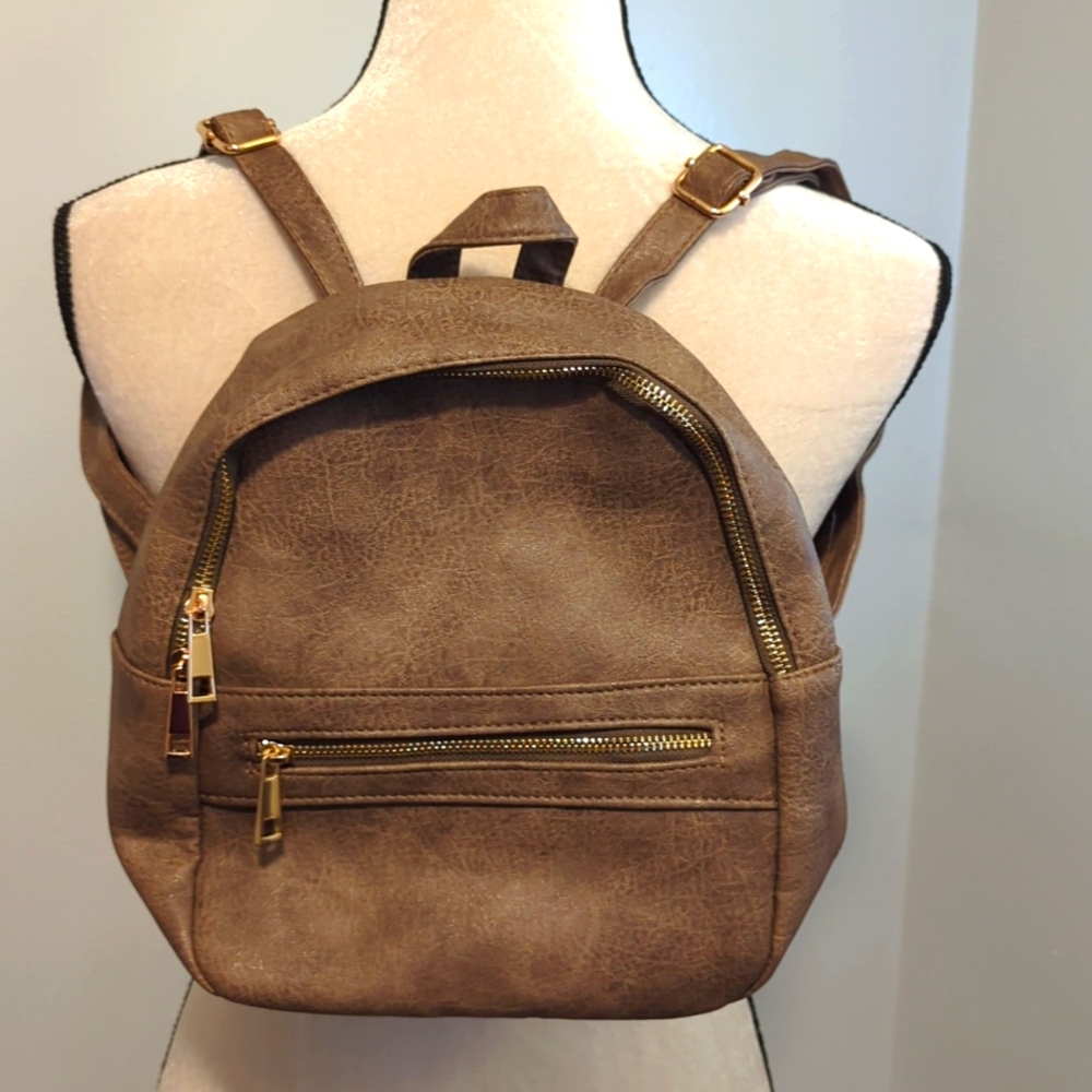 🆕 Mini Back Pack Purse / Faux Leather Brown